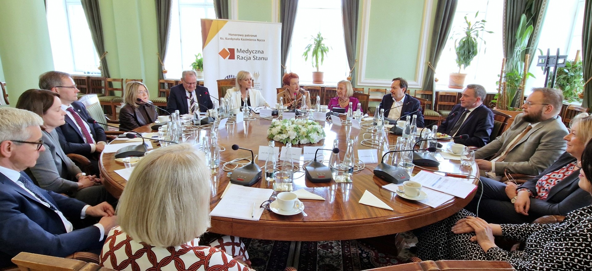 „Reumatologia – rozwiązania kliniczne i systemowe w trosce o chorych i oszczędności budżetowe”